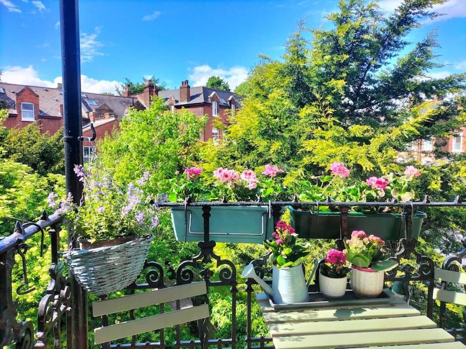 Apartmán Charming London With Balcony Exteriér fotografie